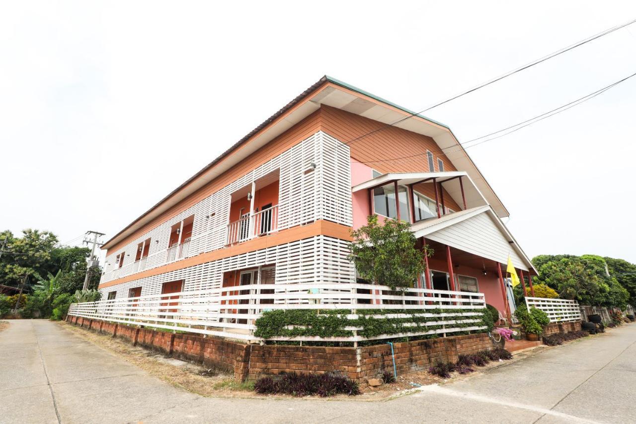 צ'יאנג סאן Oyo 359 Golden Nakara Place מראה חיצוני תמונה