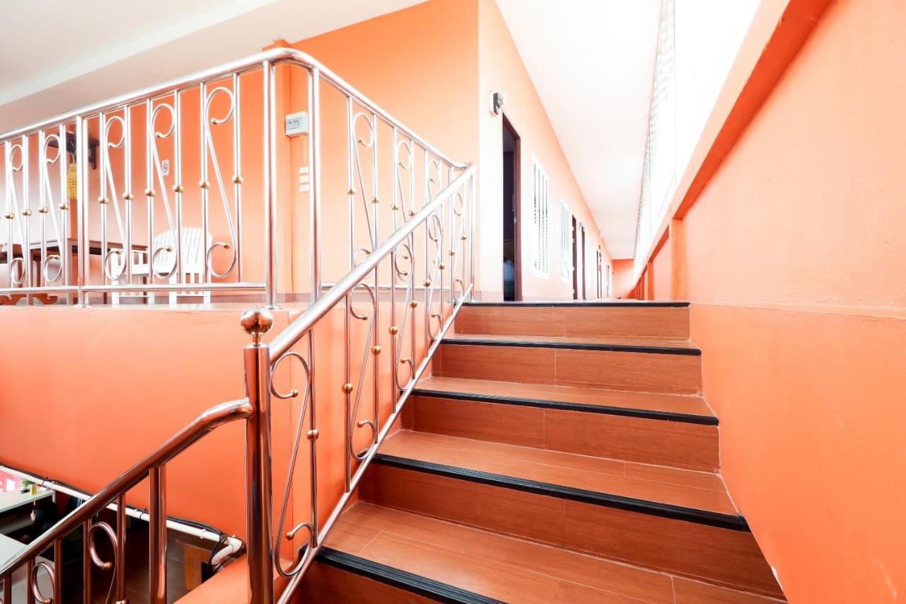 צ'יאנג סאן Oyo 359 Golden Nakara Place מראה חיצוני תמונה