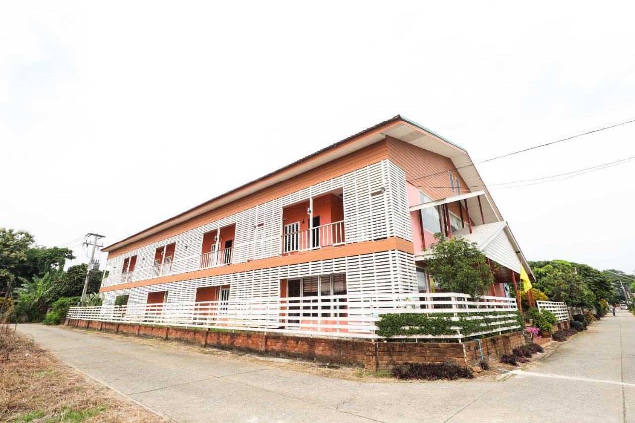 צ'יאנג סאן Oyo 359 Golden Nakara Place מראה חיצוני תמונה